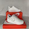 Sapatilhas Nike Air Force Branco com Dourado