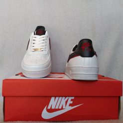 Sapatilhas Nike Air Branco com preto e Vermelho